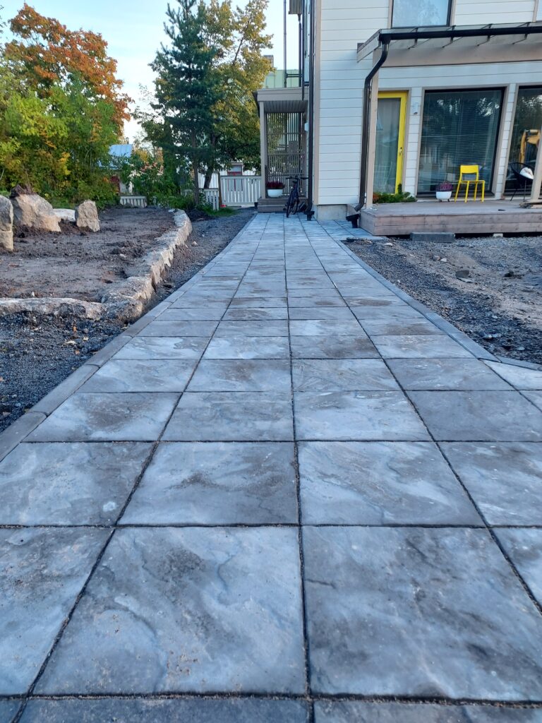 Lakka Loimulaatta kiveys